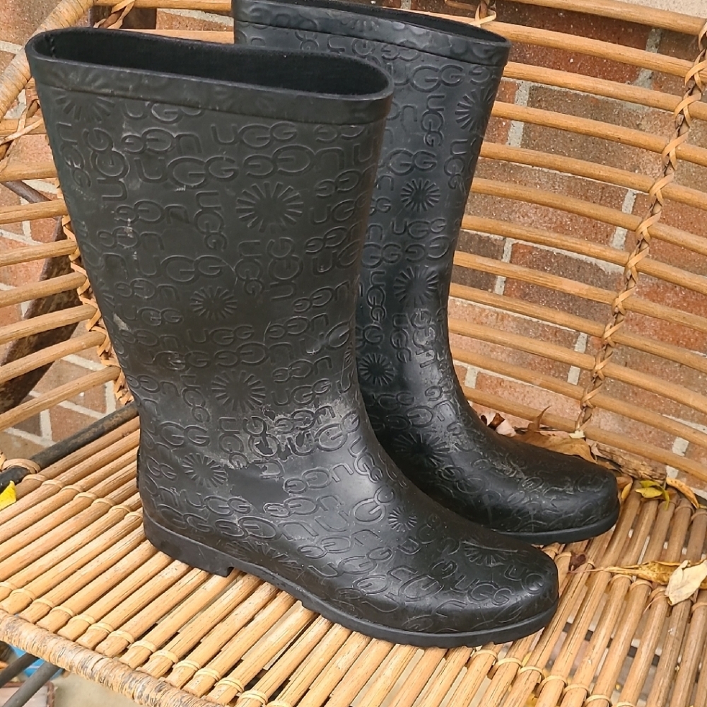 women's Embossed Black Rain Boots